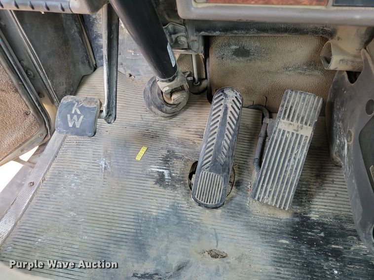 image for item DR4389 2004 Kenworth W900 ready mix truck