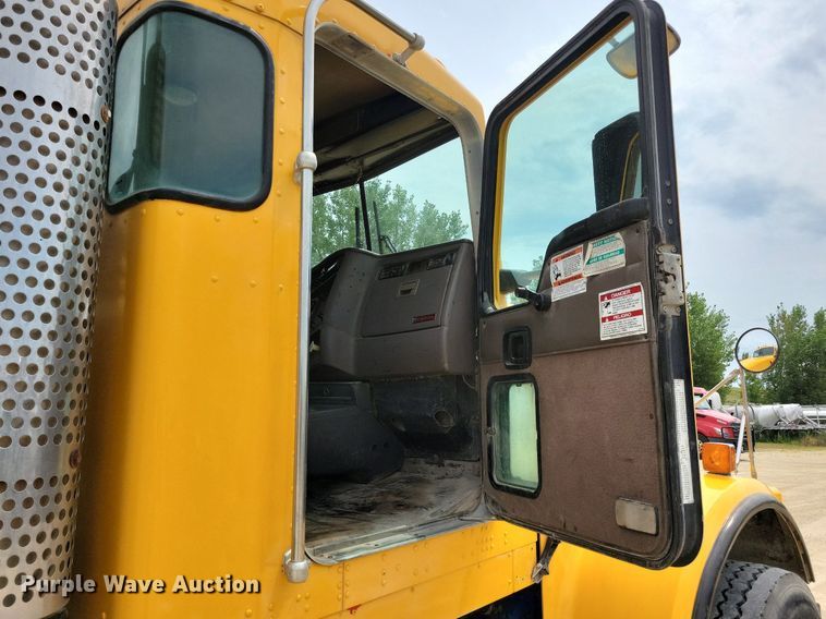 image for item DR4389 2004 Kenworth W900 ready mix truck