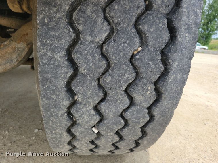 image for item DR4389 2004 Kenworth W900 ready mix truck