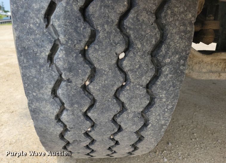 image for item DR4389 2004 Kenworth W900 ready mix truck