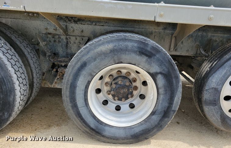 image for item DR4389 2004 Kenworth W900 ready mix truck