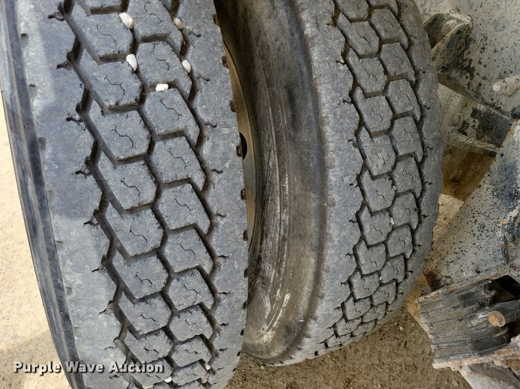 image for item DR4389 2004 Kenworth W900 ready mix truck