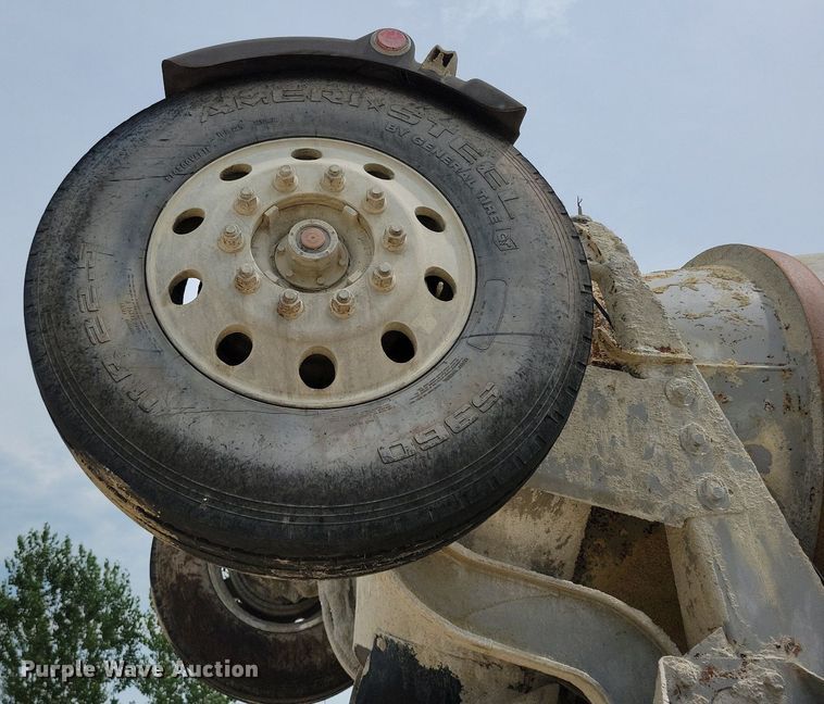 image for item DR4389 2004 Kenworth W900 ready mix truck