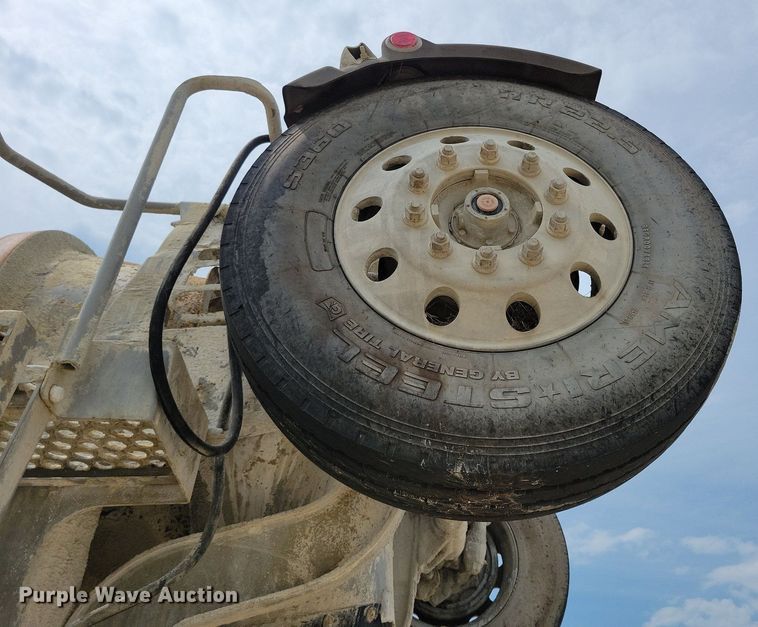 image for item DR4389 2004 Kenworth W900 ready mix truck