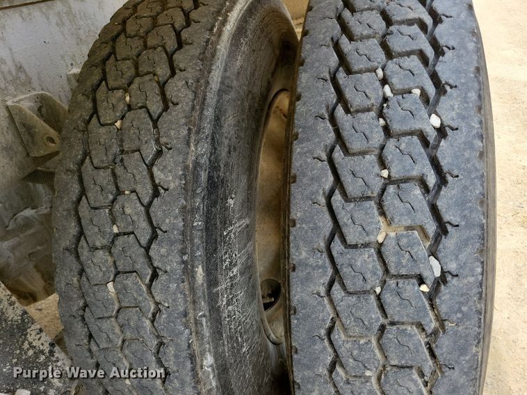 image for item DR4389 2004 Kenworth W900 ready mix truck