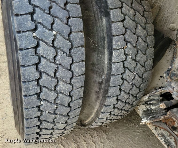 image for item DR4389 2004 Kenworth W900 ready mix truck