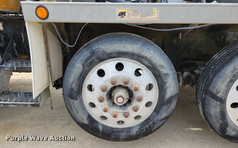 image for item DR4389 2004 Kenworth W900 ready mix truck