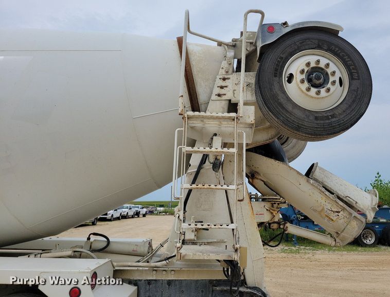 image for item DR4390 2007 Mack Granite CV513 ready mix truck