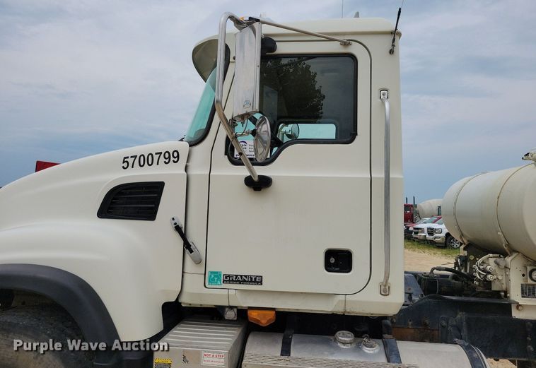 image for item DR4390 2007 Mack Granite CV513 ready mix truck