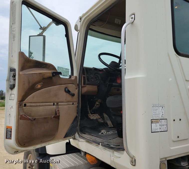 image for item DR4390 2007 Mack Granite CV513 ready mix truck