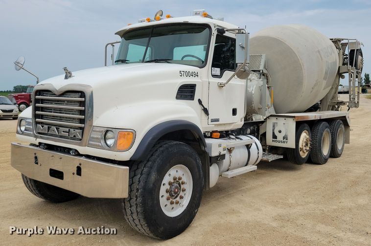 image for item DR4391 2004 Mack CV513 ready mix truck