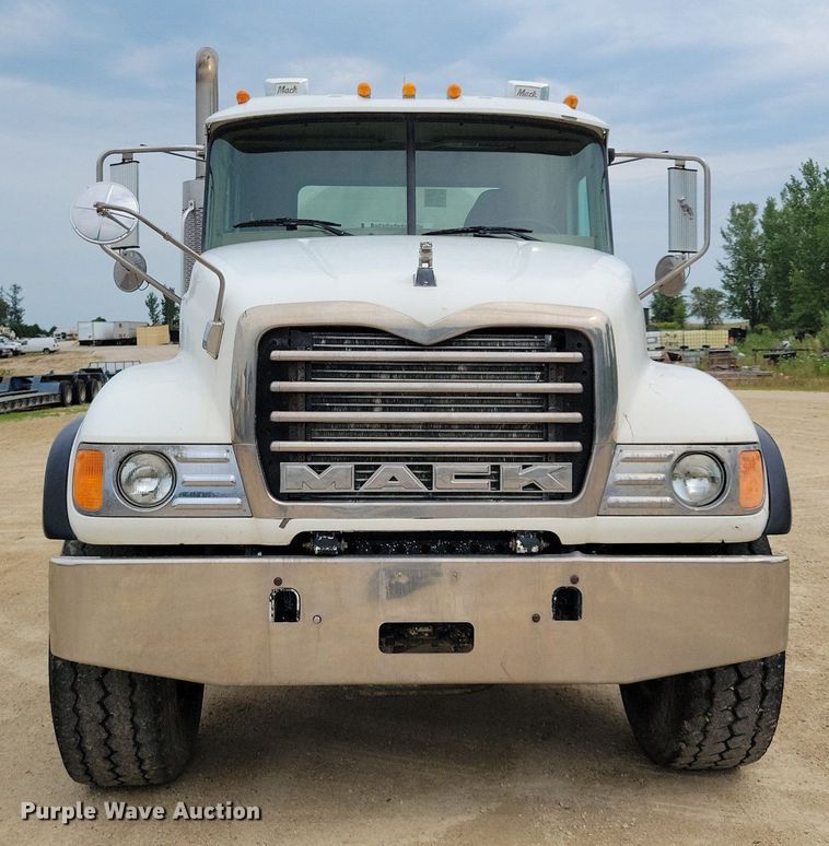 image for item DR4391 2004 Mack CV513 ready mix truck