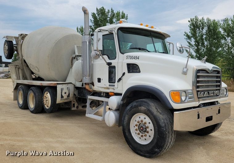 image for item DR4391 2004 Mack CV513 ready mix truck