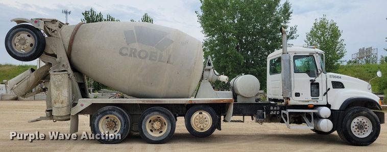 image for item DR4391 2004 Mack CV513 ready mix truck