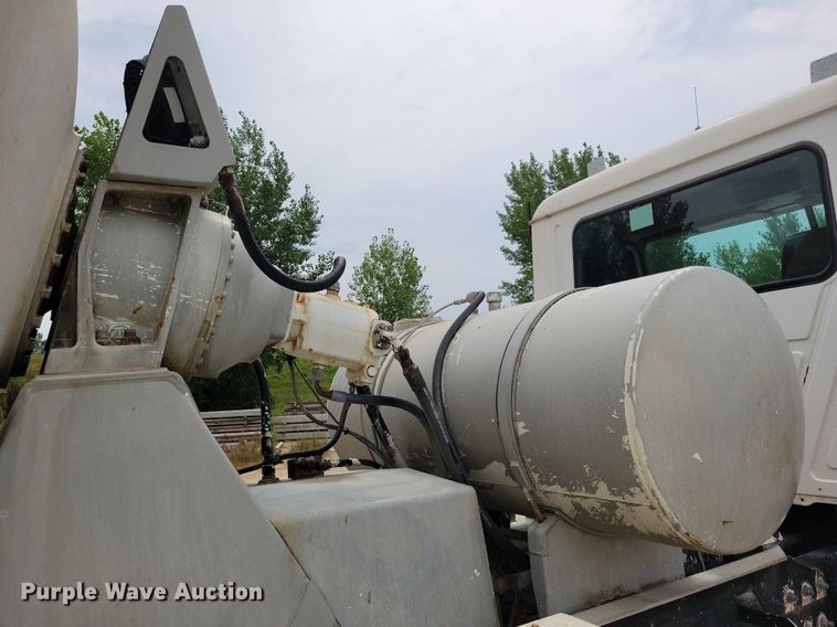 image for item DR4391 2004 Mack CV513 ready mix truck