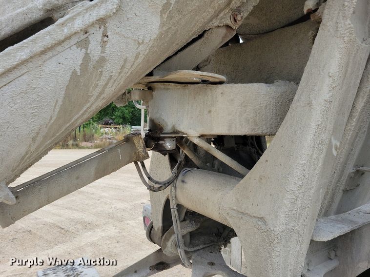 image for item DR4391 2004 Mack CV513 ready mix truck