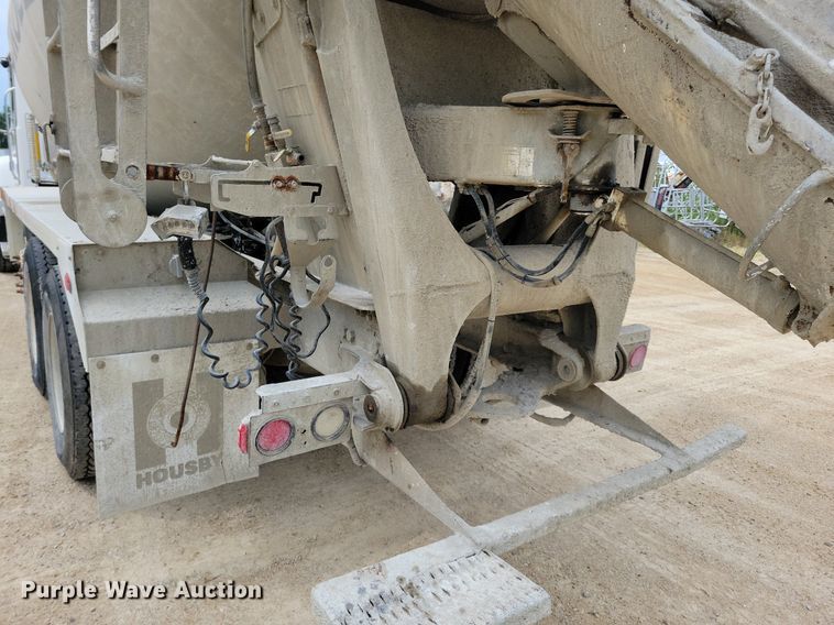 image for item DR4391 2004 Mack CV513 ready mix truck