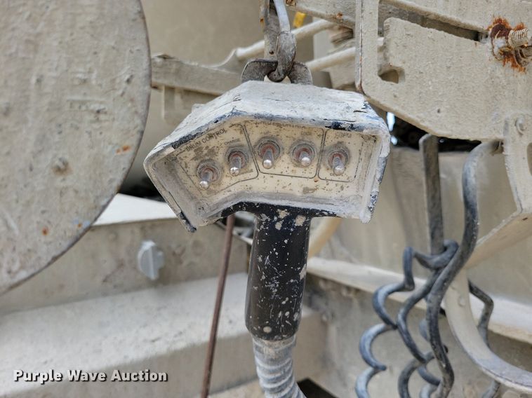 image for item DR4391 2004 Mack CV513 ready mix truck