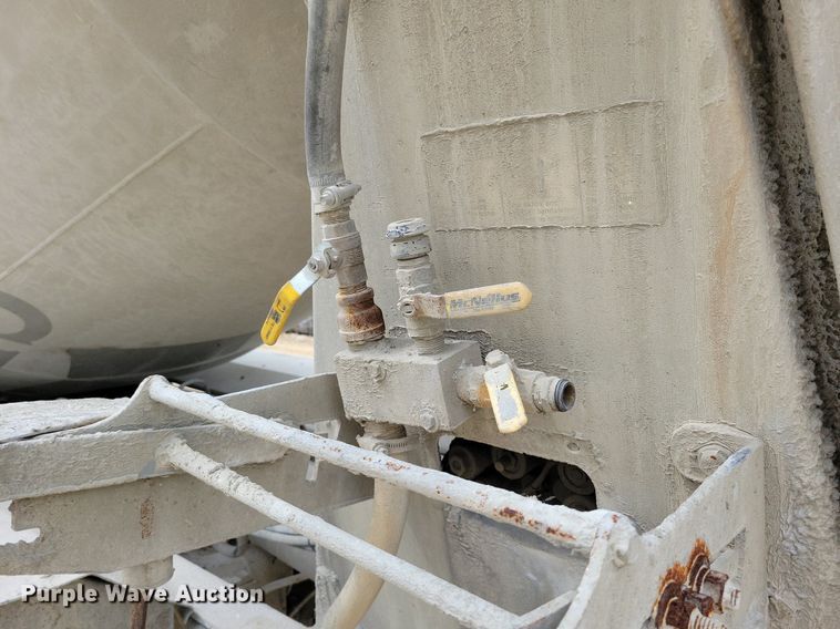 image for item DR4391 2004 Mack CV513 ready mix truck