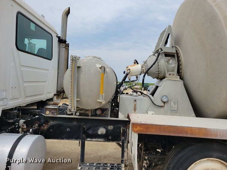 image for item DR4391 2004 Mack CV513 ready mix truck