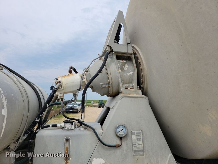 image for item DR4391 2004 Mack CV513 ready mix truck