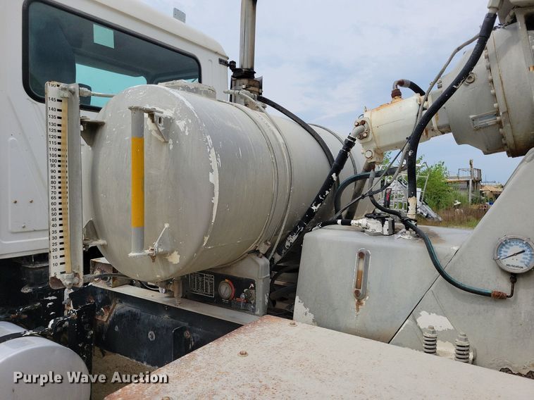 image for item DR4391 2004 Mack CV513 ready mix truck