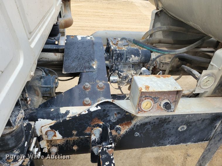 image for item DR4391 2004 Mack CV513 ready mix truck