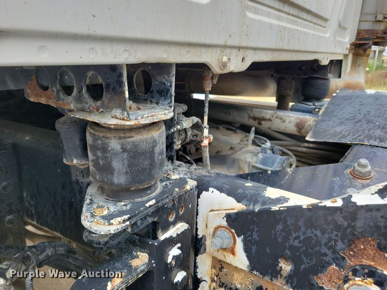 image for item DR4391 2004 Mack CV513 ready mix truck