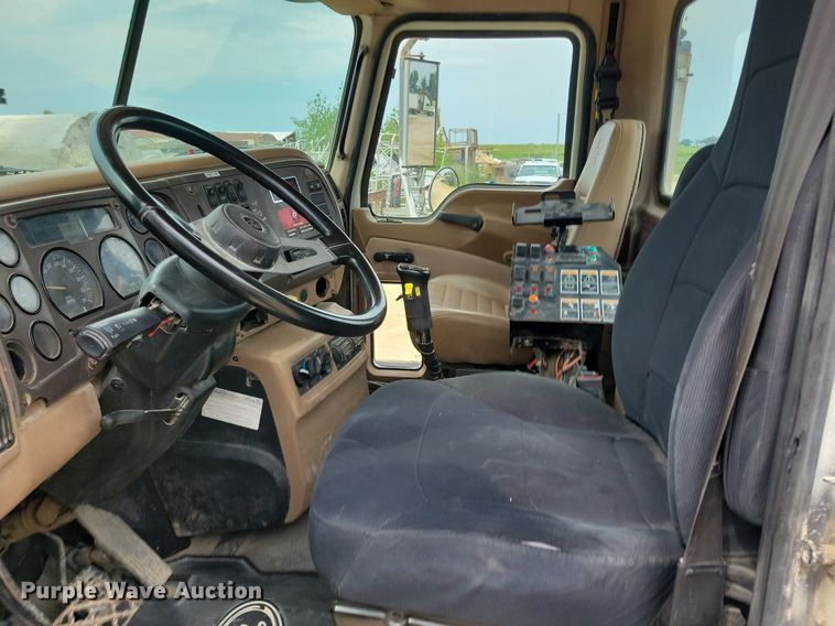 image for item DR4391 2004 Mack CV513 ready mix truck