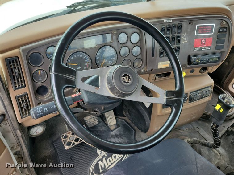 image for item DR4391 2004 Mack CV513 ready mix truck