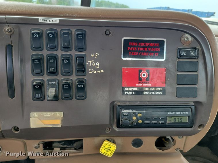 image for item DR4391 2004 Mack CV513 ready mix truck