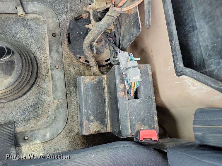 image for item DR4391 2004 Mack CV513 ready mix truck