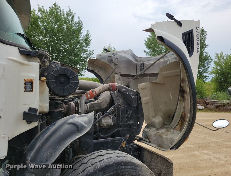 image for item DR4391 2004 Mack CV513 ready mix truck