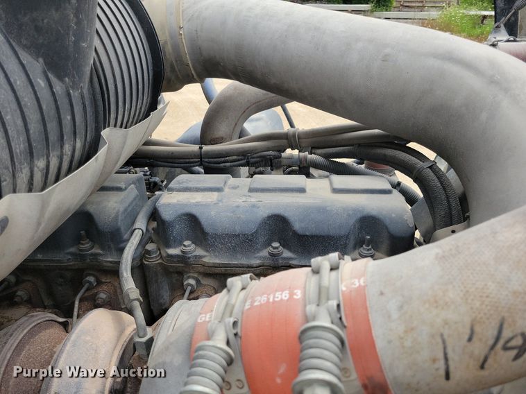 image for item DR4391 2004 Mack CV513 ready mix truck