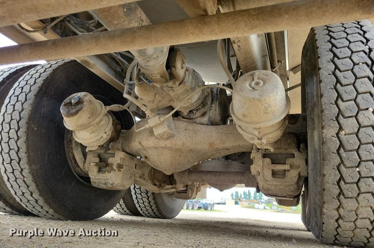 image for item DR4391 2004 Mack CV513 ready mix truck