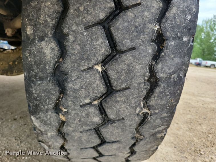 image for item DR4391 2004 Mack CV513 ready mix truck