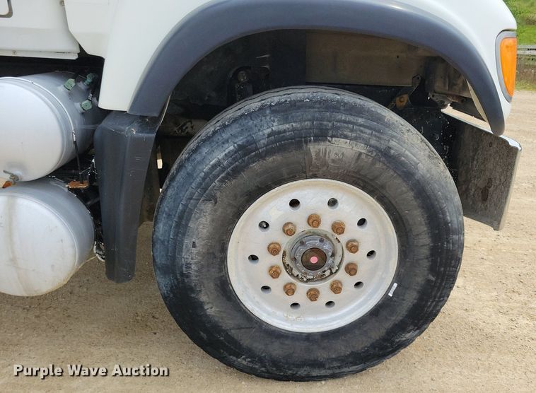 image for item DR4391 2004 Mack CV513 ready mix truck