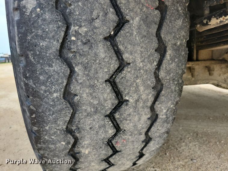 image for item DR4391 2004 Mack CV513 ready mix truck