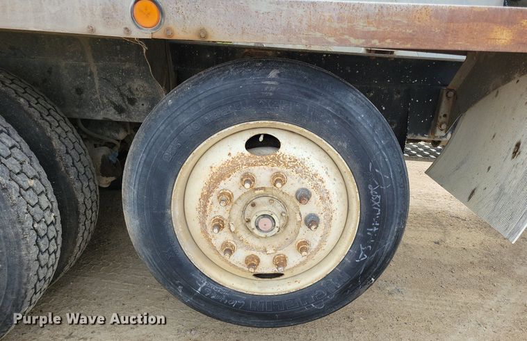 image for item DR4391 2004 Mack CV513 ready mix truck