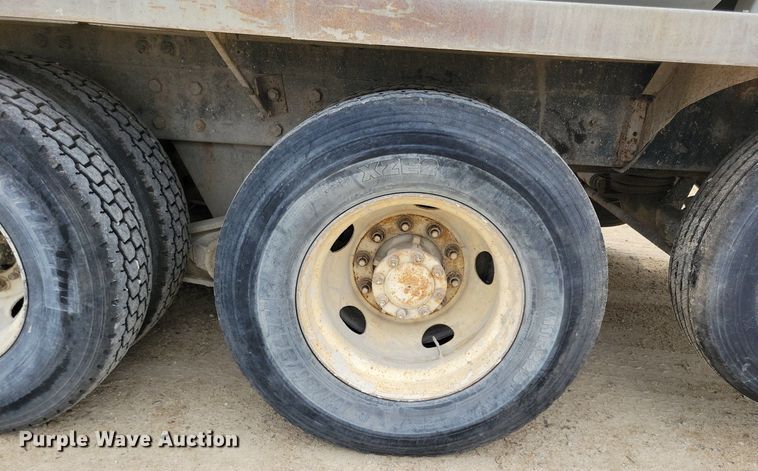 image for item DR4391 2004 Mack CV513 ready mix truck