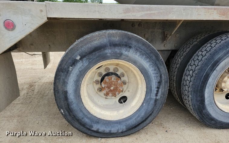 image for item DR4391 2004 Mack CV513 ready mix truck