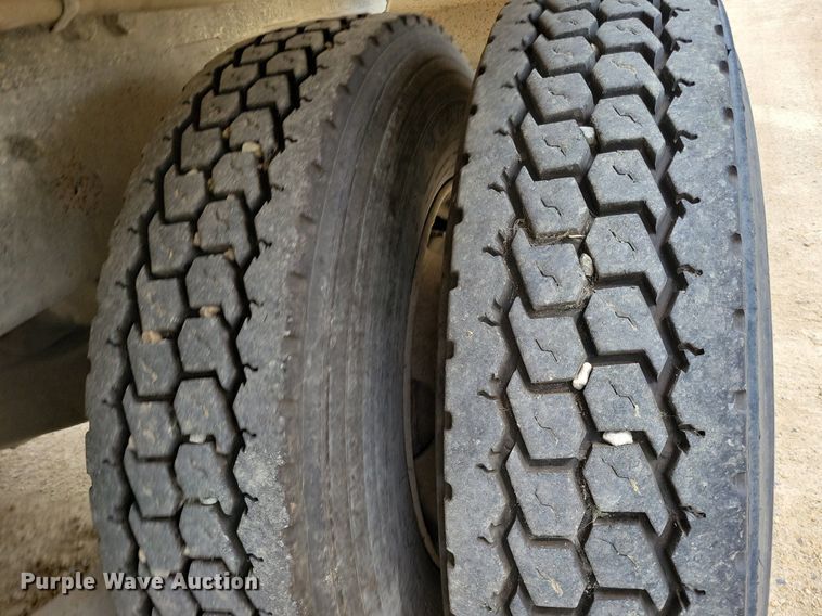 image for item DR4391 2004 Mack CV513 ready mix truck