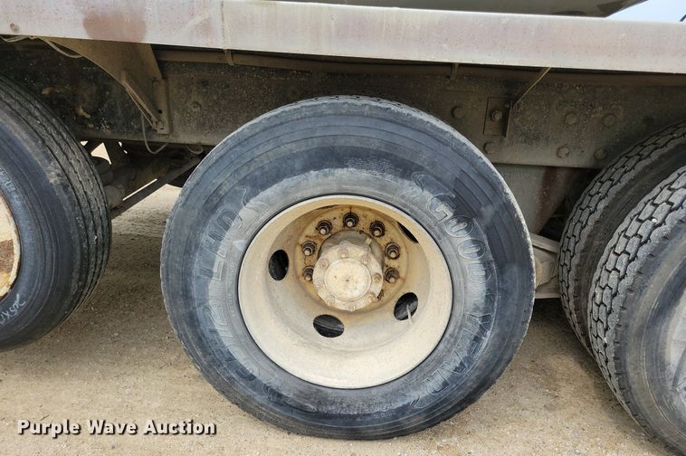 image for item DR4391 2004 Mack CV513 ready mix truck