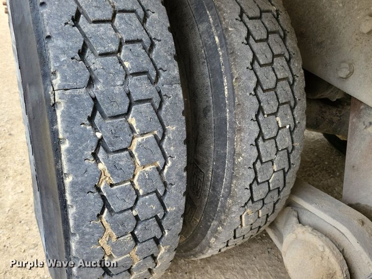 image for item DR4391 2004 Mack CV513 ready mix truck