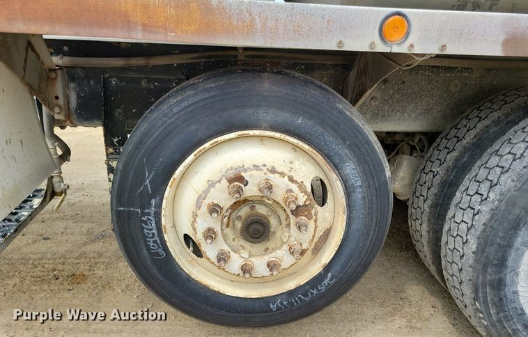 image for item DR4391 2004 Mack CV513 ready mix truck