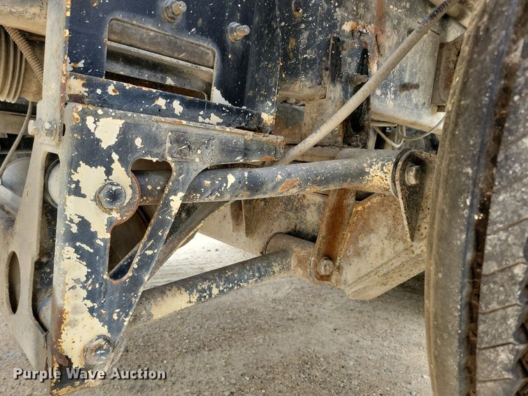 image for item DR4391 2004 Mack CV513 ready mix truck