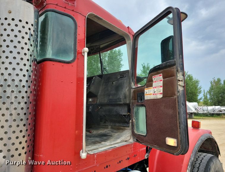 image for item DR4393 1999 Kenworth W900 ready mix truck