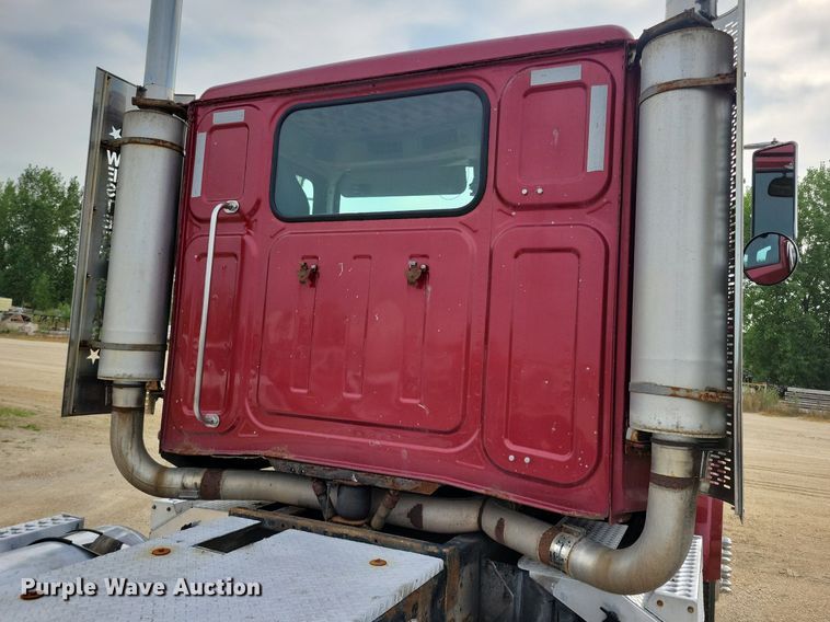 image for item DR4394 2013 Western Star 4900EX semi truck