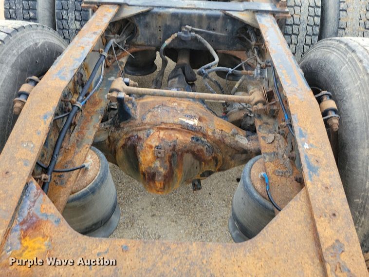 image for item DR4394 2013 Western Star 4900EX semi truck