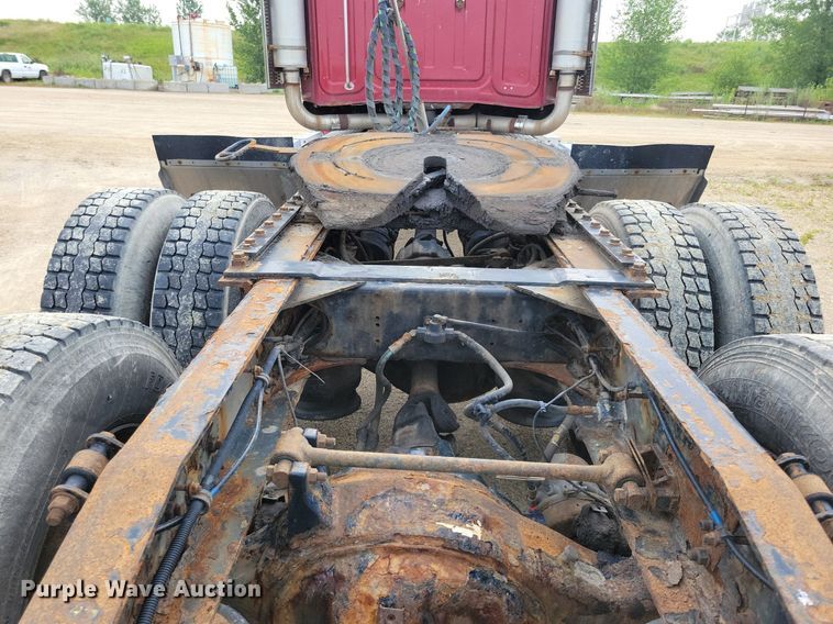 image for item DR4394 2013 Western Star 4900EX semi truck